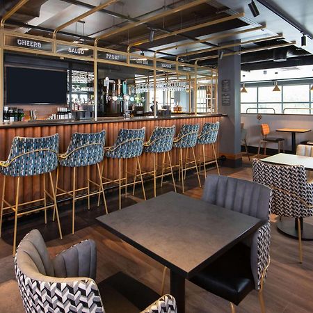 Ibis Styles London Gatwick Airport Hotel Crawley  Exterior photo
