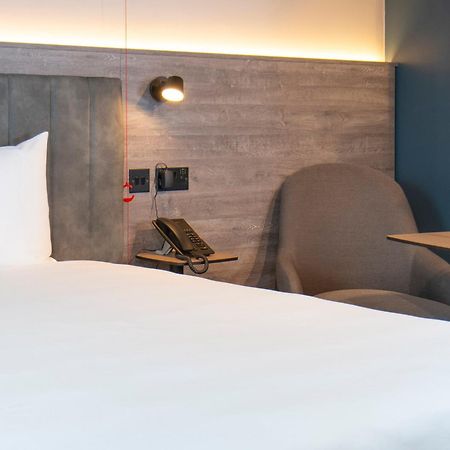 Ibis Styles London Gatwick Airport Hotel Crawley  Exterior photo