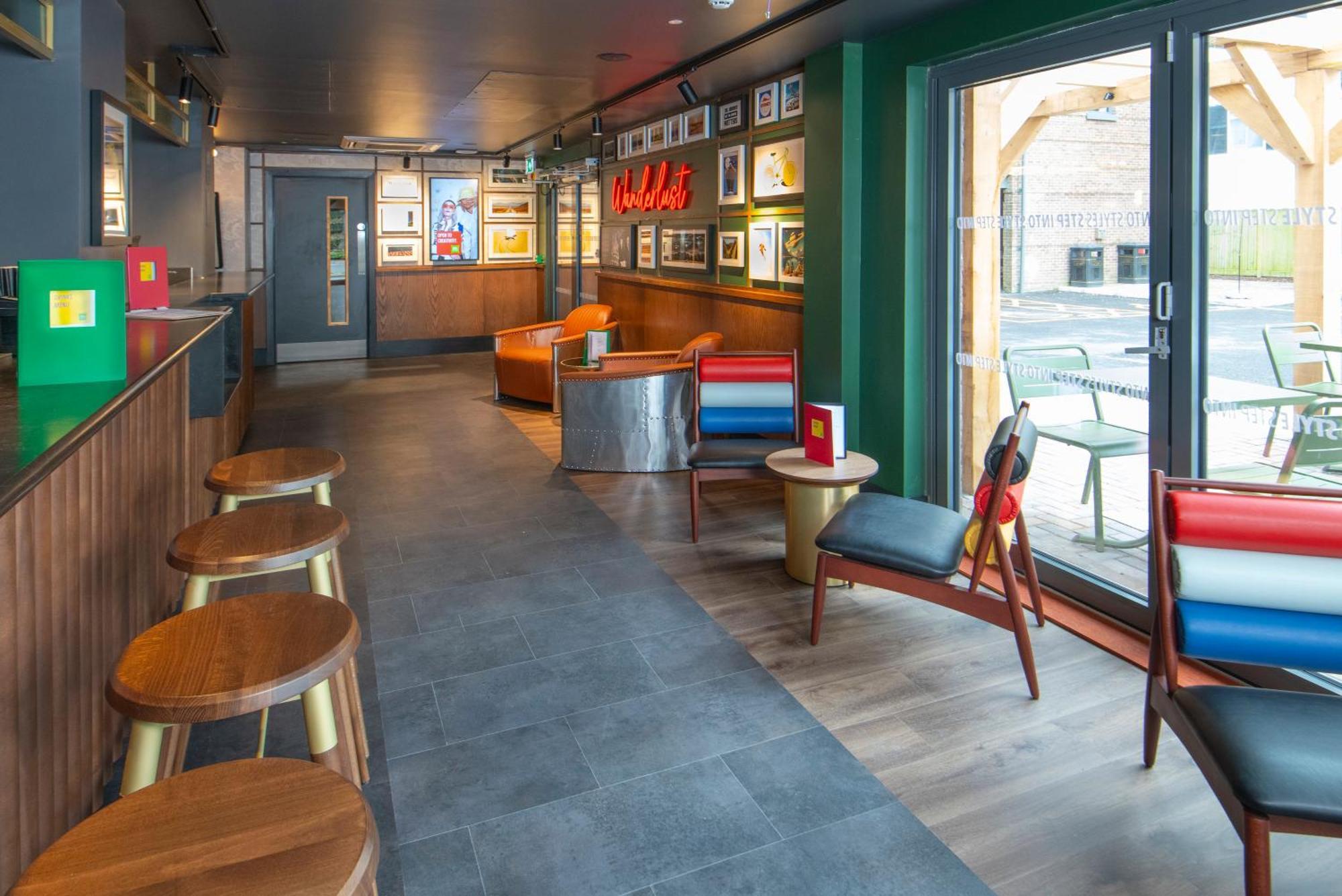 Ibis Styles London Gatwick Airport Hotel Crawley  Exterior photo