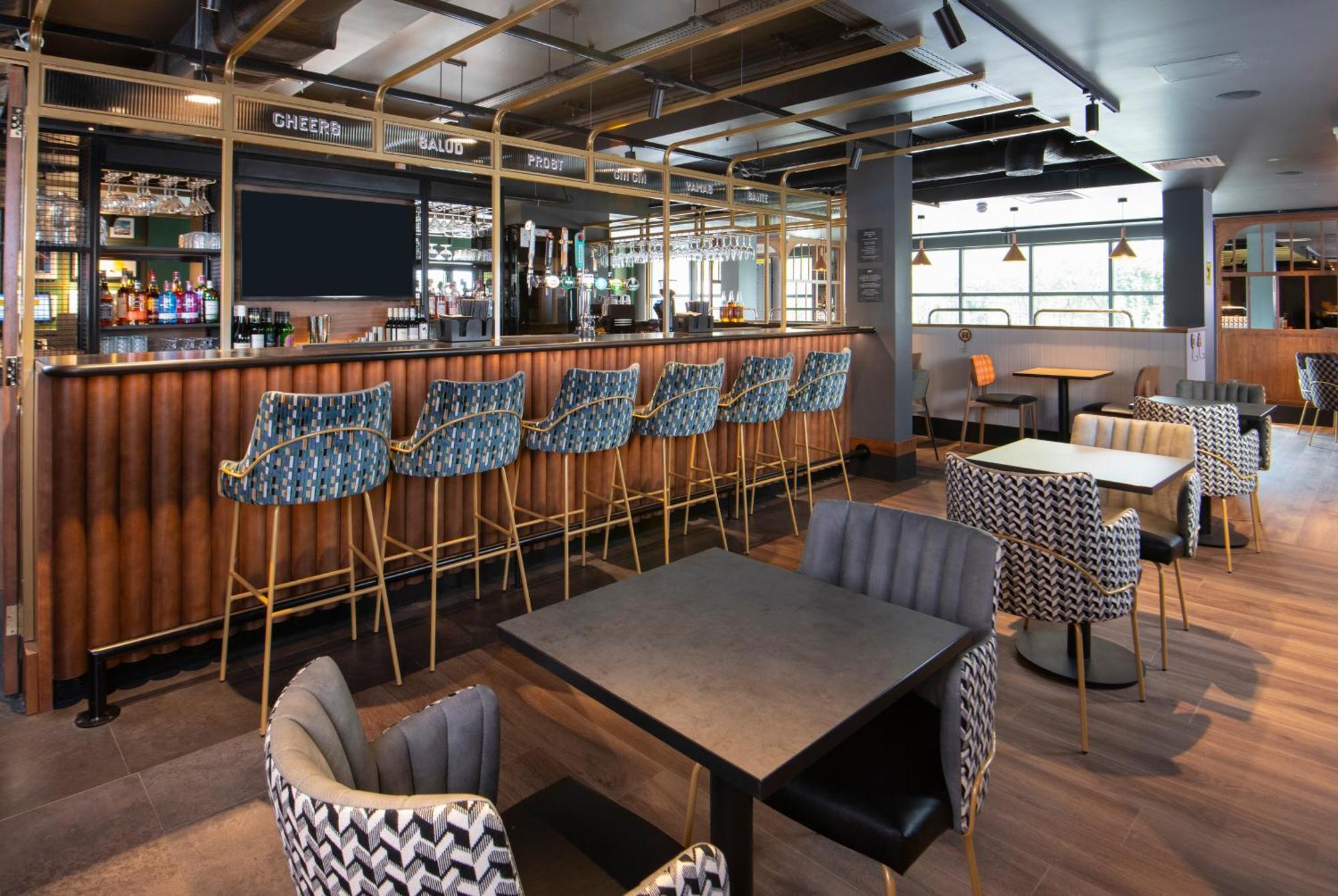Ibis Styles London Gatwick Airport Hotel Crawley  Exterior photo