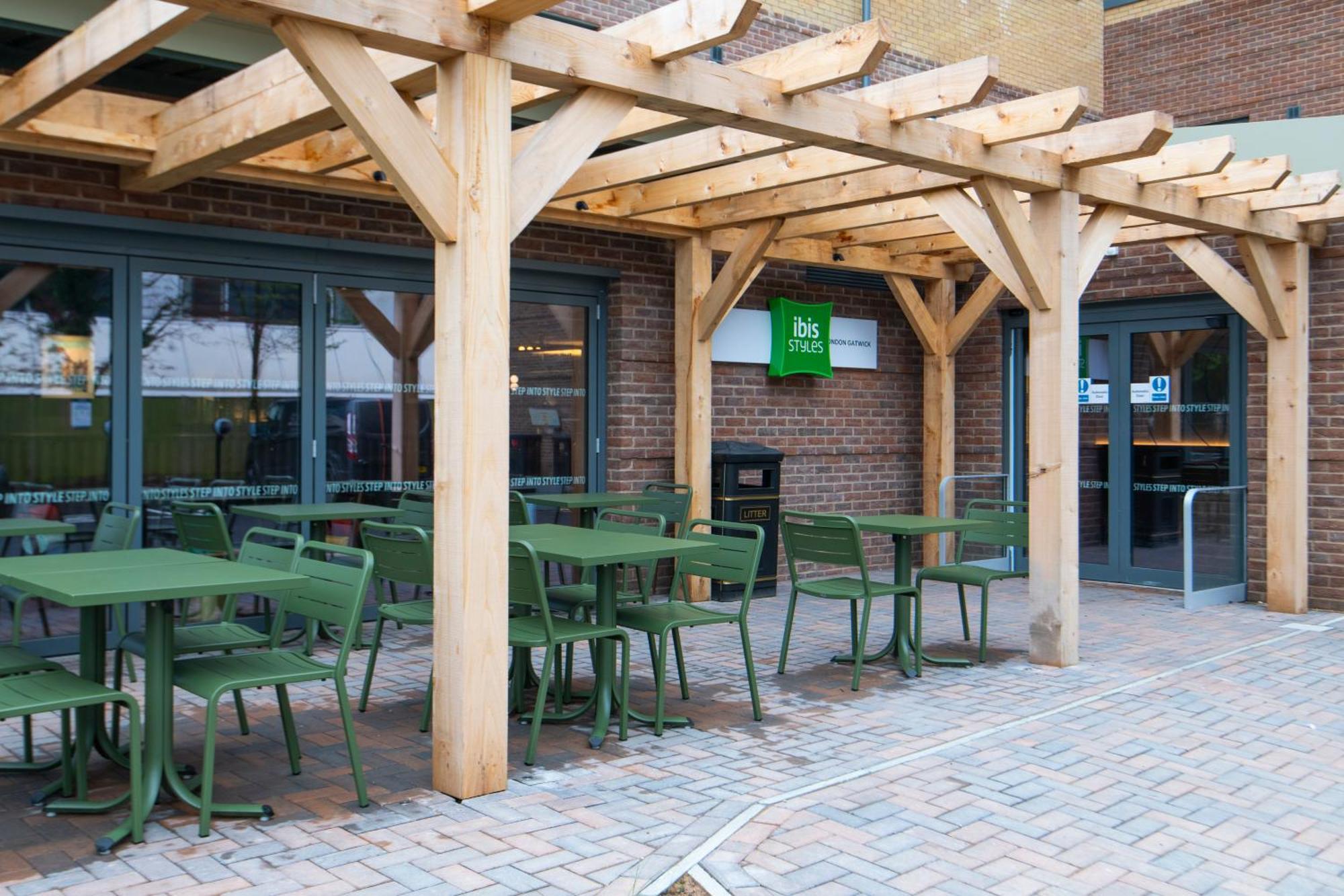 Ibis Styles London Gatwick Airport Hotel Crawley  Exterior photo